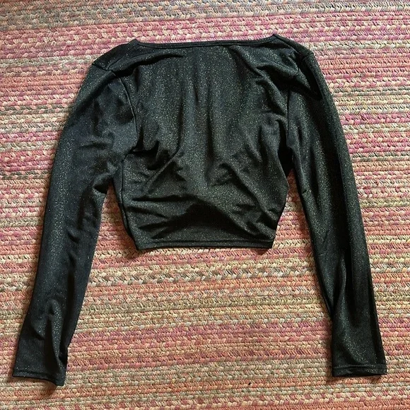 PRIVY BLACK GOLD GLITTER TWIST FRONT LONG SLEEVE CROP BLOUSE - Picture 5 of 5